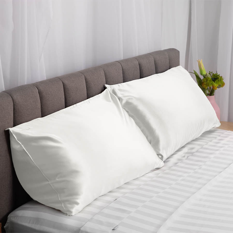 Why Your Bed Needs Silk Pillowcases