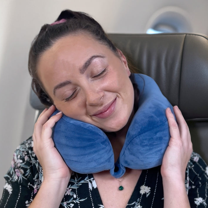 Use super sleeper pro travel pillow on the plane, support your neck during the sleep.